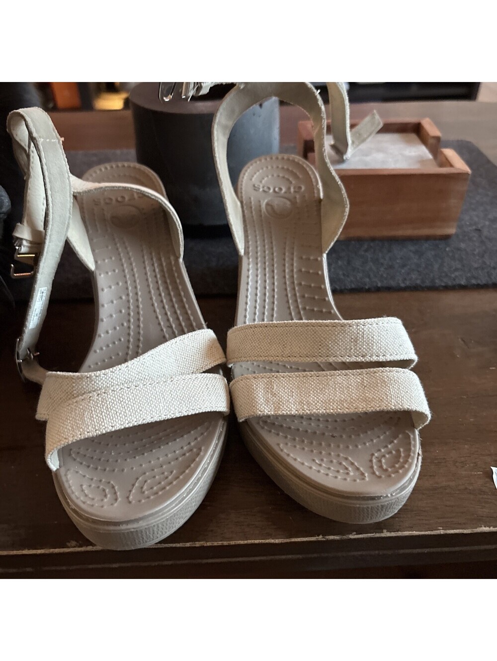 Crocs Leigh Wedge Heel Sandals Womens Size 8 Strappy Oatmeal Mushroom 11382